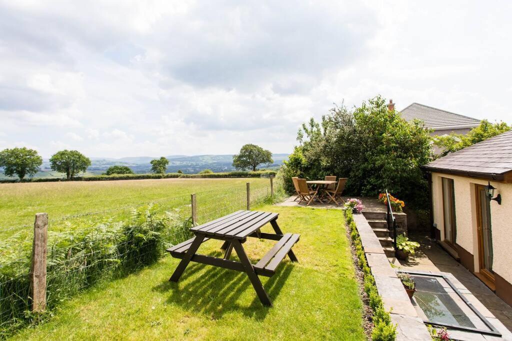 Perfect Cottage Retreat Near The Brecon Beacons Llanwrda Buitenkant foto